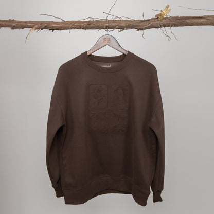 Czekoladowa bluza onesize bez kaptura z haftowanymi "sanahowymi" znaczkami